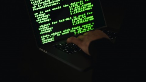  Akamai observa un aumento del 189 % en los ataques a aplicaciones y API en el sector del comercio en EMEA 