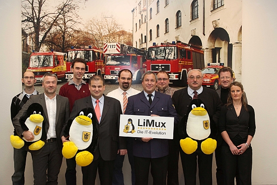 Duro revés para Linux tras la retirada del mítico programador Alan Cox y las acusaciones de ser más costoso que Windows